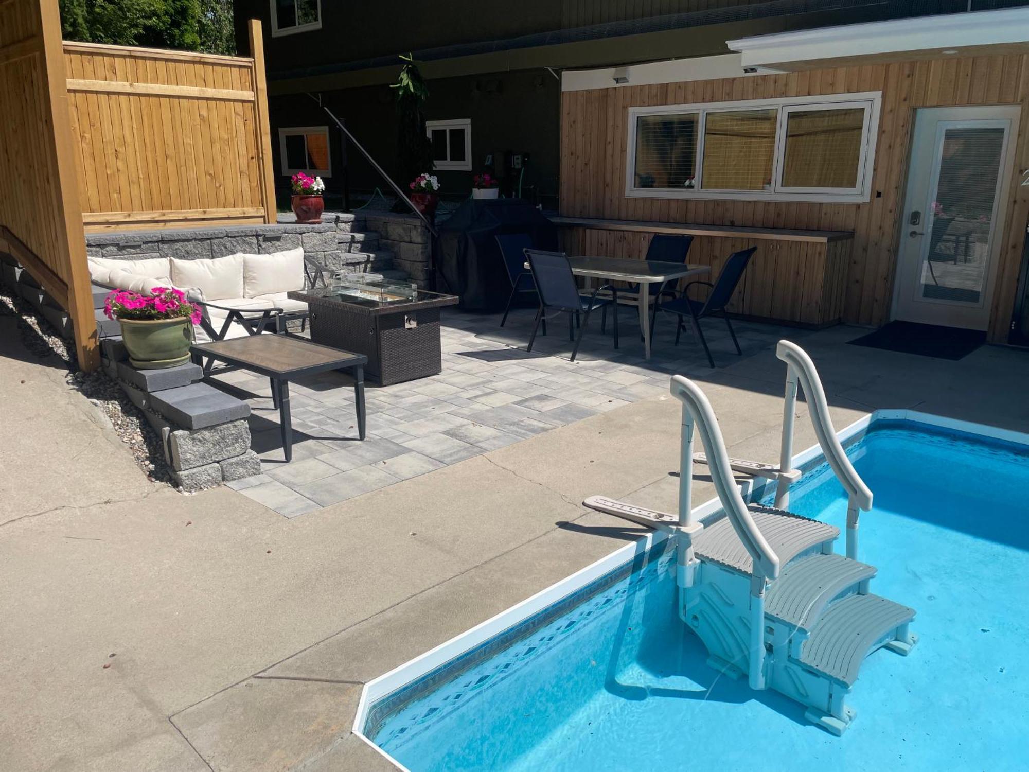 Bright Poolside Walkout Two Bedroom Basement Suite In The Okanagan Penticton Exterior photo