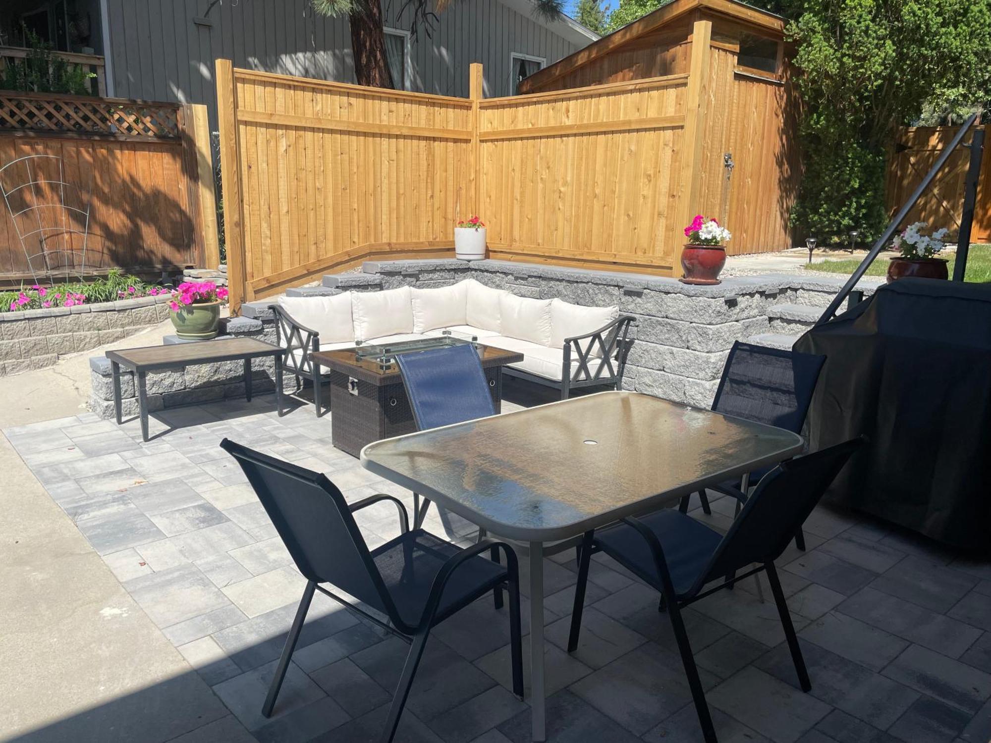 Bright Poolside Walkout Two Bedroom Basement Suite In The Okanagan Penticton Exterior photo